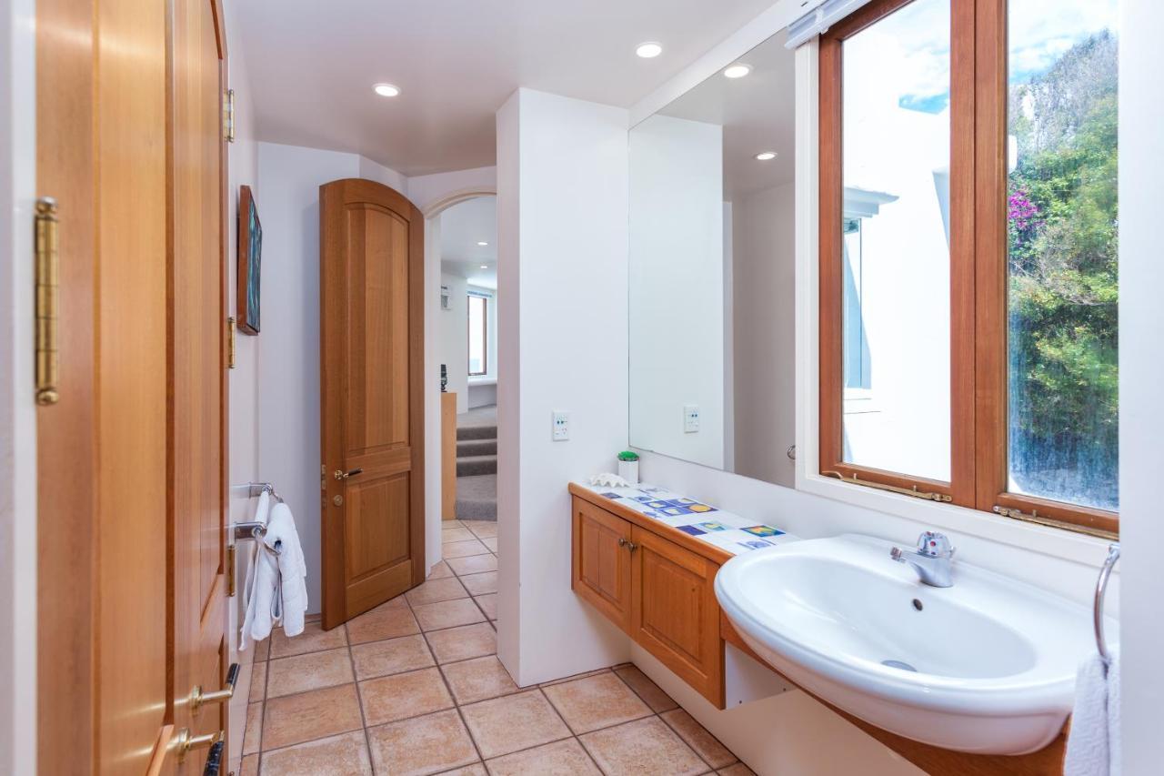 Naxos - Med Style Castle, Ocean Views From Every Room! Bowentown Екстериор снимка