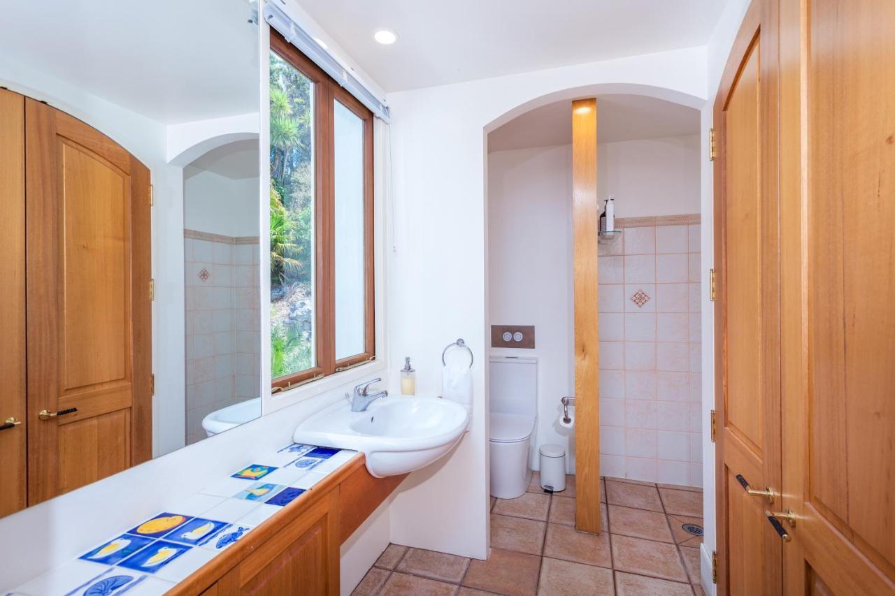 Naxos - Med Style Castle, Ocean Views From Every Room! Bowentown Екстериор снимка